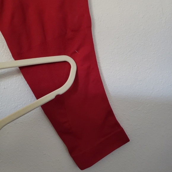 Lululemon Crop - Picture 5 of 5